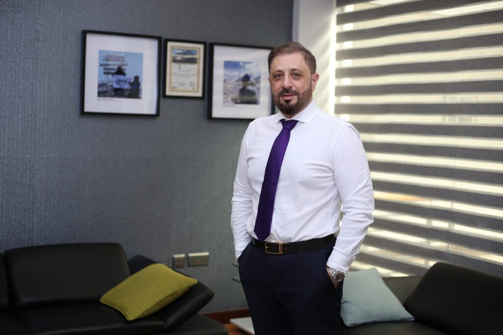 Vector Business Aviation News logo with blue and red colors.